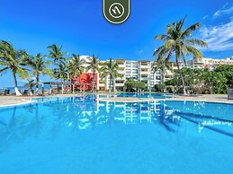 Oceanview 4 BR Condo - Pool - Beach - Terrace