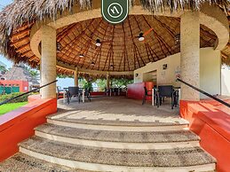 Oceanview 4 BR Condo - Pool - Beach - Terrace