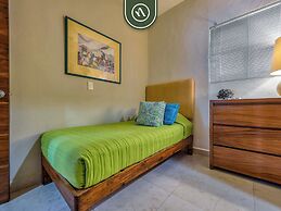 Oceanview 4 BR Condo - Pool - Beach - Terrace