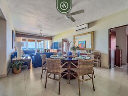 Oceanview 4 BR Condo - Pool - Beach - Terrace