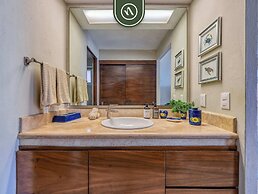 Oceanview 4 BR Condo - Pool - Beach - Terrace