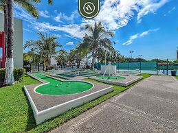 Oceanview 4 BR Condo - Pool - Beach - Terrace