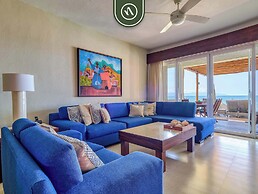Oceanview 4 BR Condo - Pool - Beach - Terrace