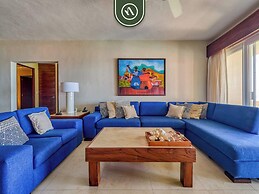 Oceanview 4 BR Condo - Pool - Beach - Terrace