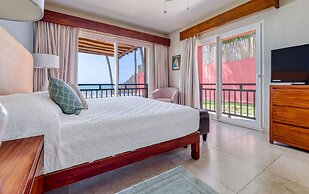 Oceanview 4 BR Condo - Pool - Beach - Terrace