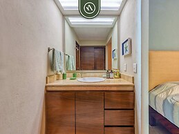 Oceanview 4 BR Condo - Pool - Beach - Terrace