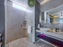 Luxury 1 BR Condo in Pier 57 - Infinity Pool