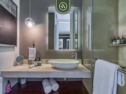 Luxury 1 BR Condo in Pier 57 - Infinity Pool