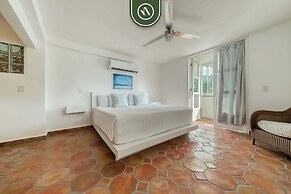 2 BR Condo Right - Romantic Zone - Private Rooftop