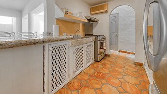 2 BR Condo Right - Romantic Zone - Private Rooftop