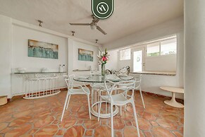 2 BR Condo Right - Romantic Zone - Private Rooftop