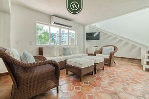 2 BR Condo Right - Romantic Zone - Private Rooftop