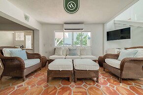 2 BR Condo Right - Romantic Zone - Private Rooftop