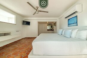 2 BR Condo Right - Romantic Zone - Private Rooftop