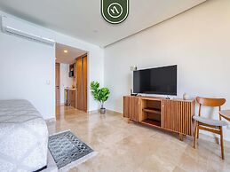 Oceanview Studio - King Bed - Pools - Beachclub
