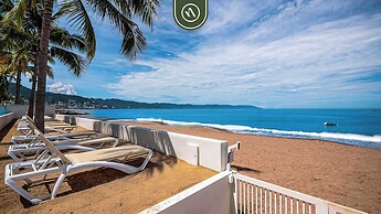 Oceanview Studio - King Bed - Pools - Beachclub