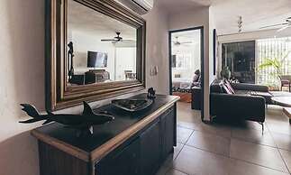 Cozy 2BR King Beds - Rooftop Pool - Fast Wifi