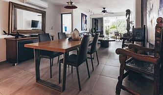 Cozy 2BR King Beds - Rooftop Pool - Fast Wifi