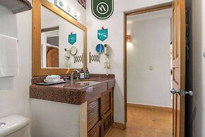 Ocean View 1Br Condo-balcony-beach-pool - 606