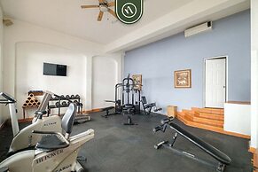 Amazing 2 BR Condo - Private Terrace - Pool