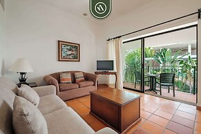 Amazing 2 BR Condo - Private Terrace - Pool
