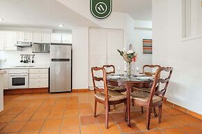 Amazing 2 BR Condo - Private Terrace - Pool