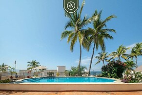 Amazing 2 BR Condo - Private Terrace - Pool