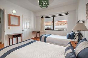 Amazing 2 BR Condo - Private Terrace - Pool
