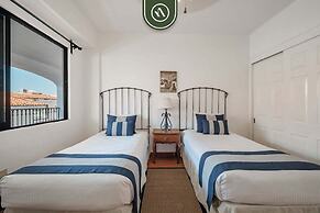 Amazing 2 BR Condo - Private Terrace - Pool