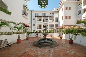 Amazing 2 BR Condo - Private Terrace - Pool