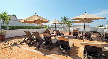 Amazing 2 BR Condo - Private Terrace - Pool