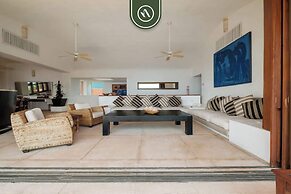 4 BR Penthouse - Breathtaking Views - Private Pool