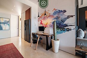 Condo With Balcony - Rooftop Pool With Ocean View