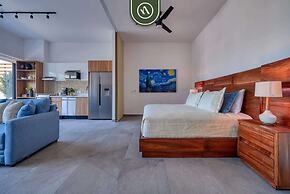 New Studio - King Bed - Pool - Jacuzzi - Gym