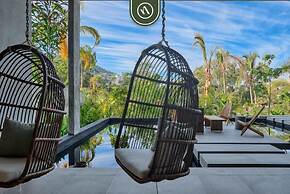 New Studio - King Bed - Pool - Jacuzzi - Gym