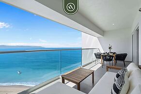New Oceanfront 2 BR Condo - Gym - Beach - Pool