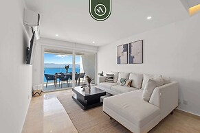 New Oceanfront 2 BR Condo - Gym - Beach - Pool