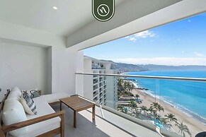 New Oceanfront 2 BR Condo - Gym - Beach - Pool
