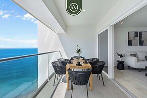 New Oceanfront 2 BR Condo - Gym - Beach - Pool