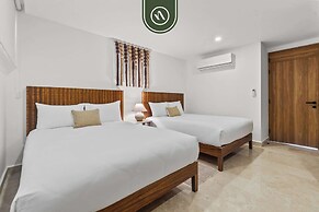 New Oceanfront 2 BR Condo - Gym - Beach - Pool