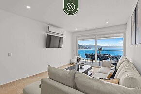 New Oceanfront 2 BR Condo - Gym - Beach - Pool