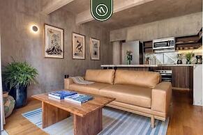 Luxury 2 BR Condo in Downtown - AC - Peaceful