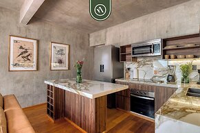 Luxury 2 BR Condo in Downtown - AC - Peaceful