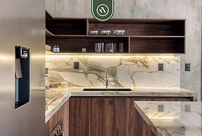Luxury 2 BR Condo in Downtown - AC - Peaceful