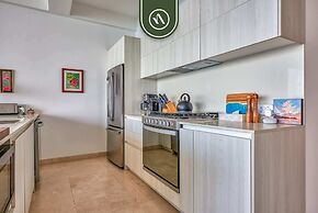 Luxurious 2 BR Condo - Oceanfront - Infinity Pools