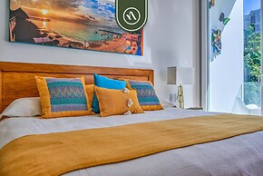 Luxurious 2 BR Condo - Oceanfront - Infinity Pools