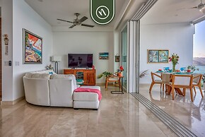 Luxurious 2 BR Condo - Oceanfront - Infinity Pools