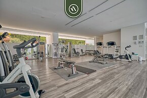 Luxurious 2 BR Condo - Oceanfront - Infinity Pools