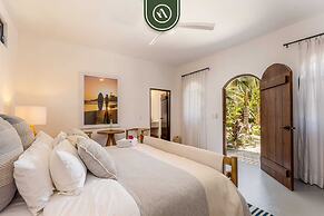 Oceanfront 10 BR Villa With Pool - Jacuzzi - Beach