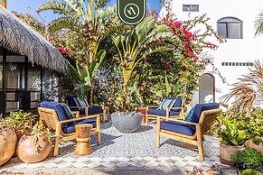 Oceanfront 10 BR Villa With Pool - Jacuzzi - Beach